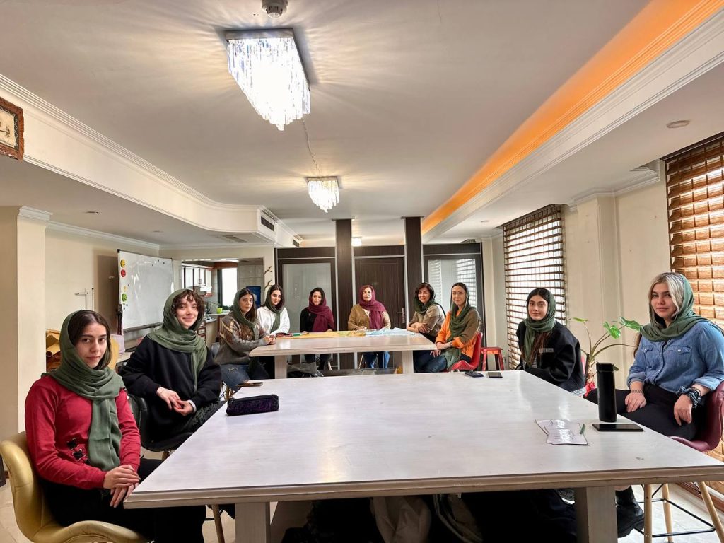 photo_5848412604702244958_y